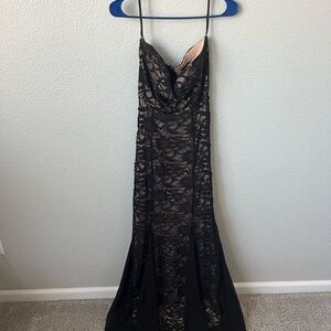Elegant Black Lace Evening Gown women’s size 9